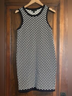 Ann Taylor Petite Black White Sweater Knit Shift Dress SP